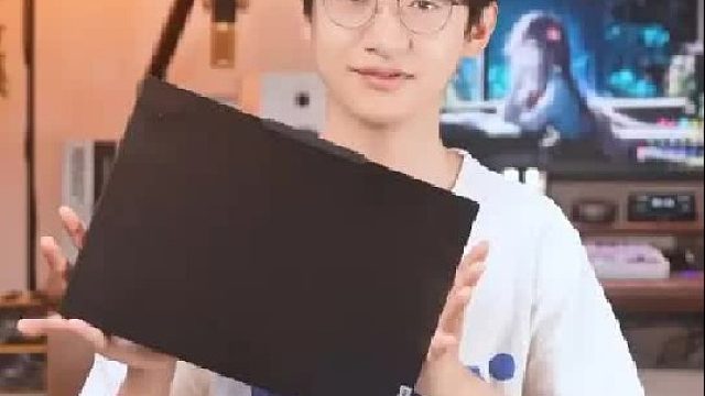 至高搭载英特尔酷睿Ultra 9处理器  96G 内存！