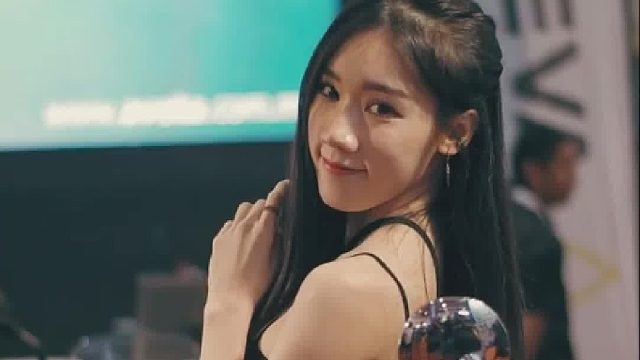 你怎么只和她聊天 我家也有个会后空翻的猫