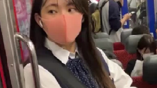 最近混的不好 进你怀里躲一下好不好