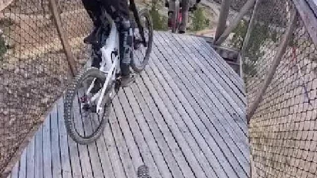 第一视角 危险动作请勿模仿 越野速降