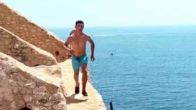 “生命的意义在于挑战自己、战胜自己”