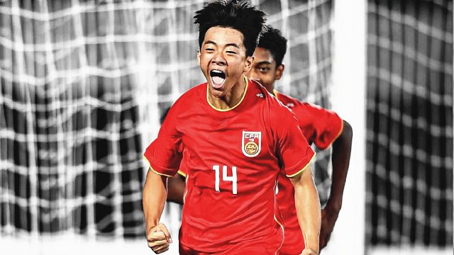 真猛！16岁邝兆镭1V4强突助攻，独造3球助国少5连胜