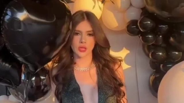 与我每每如初见