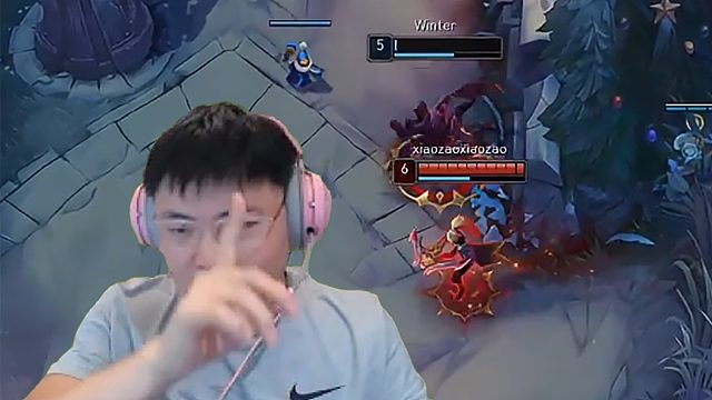 【乌兹OB】今天刚上线排位，Uzi复出就上热搜！上单VN无限单杀大虫子！