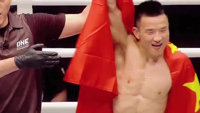 少林武僧苗立涛，一拳吧对手打晕在擂台上