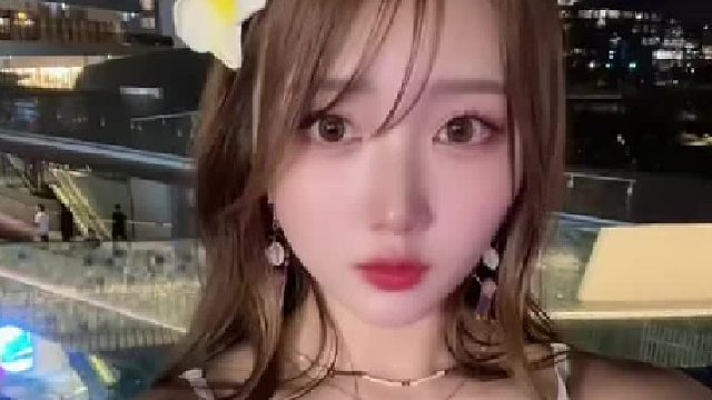 近视五年没戴眼镜一眼认出家夫