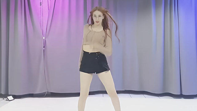 俄罗斯姑娘才艺表演24.03.14_静儿(拉达)04