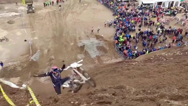 摩托车爬坡挑战，只要你不怕摔，就有机会赢得100美刀的大奖