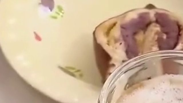 弟弟晒出姐姐丰盛的早餐