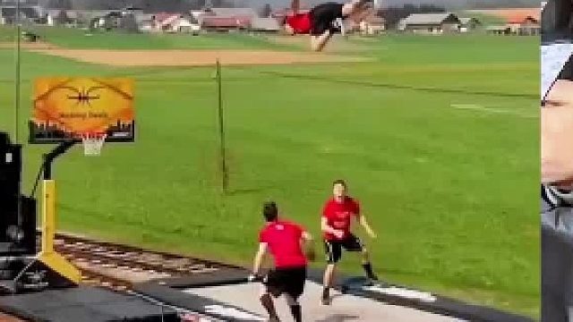 空中的人会落在哪里呢？