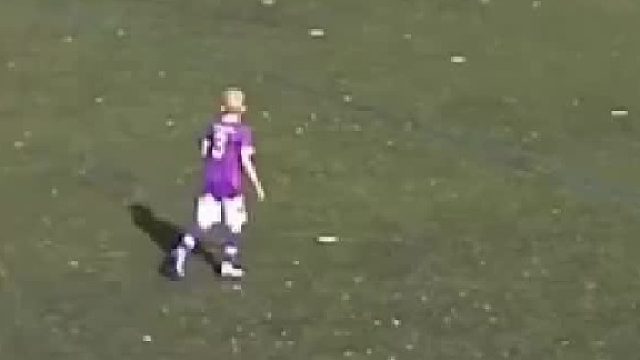 来看看国外少年足球比赛！