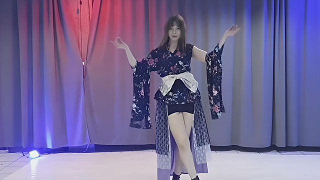 俄罗斯姑娘才艺表演24.03.14_烤肉(维多利亚)00