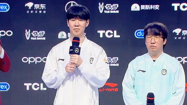 jiejie质问TheShy:你看那蕾欧娜才200滴血，你还需要防守吗？