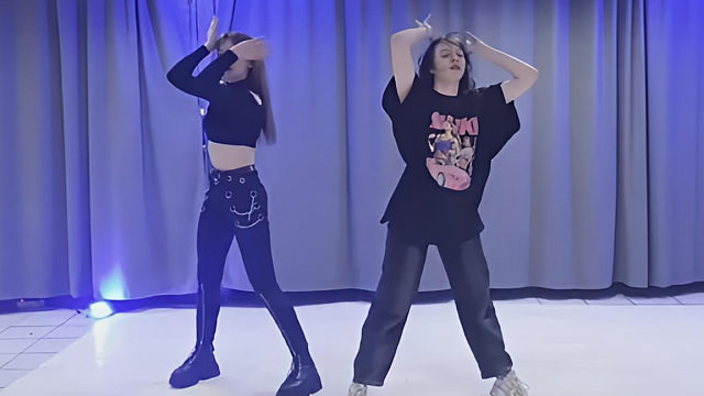 俄罗斯姑娘才艺表演24.03.14_双人舞01