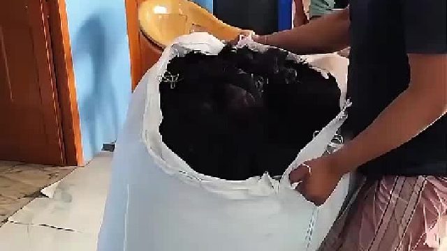 假发加工小作坊