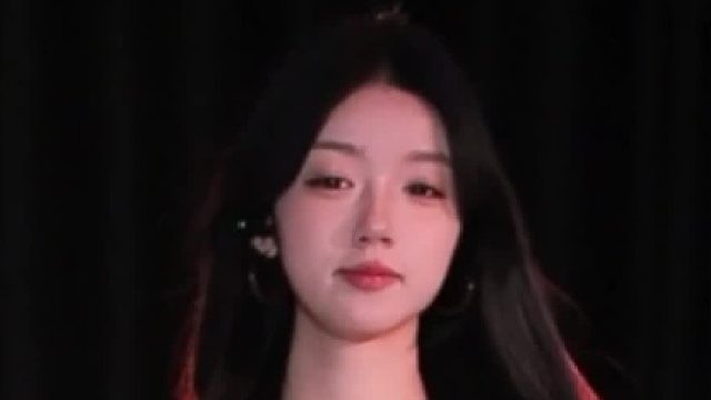 【盛世-草莓西八酱】这身材也太劲爆了吧！