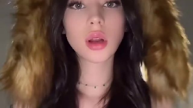 辣妹的穿搭自拍：甜酷温柔全都拿捏