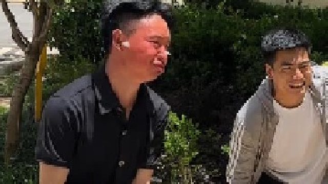 这腿挺不错啊。。！