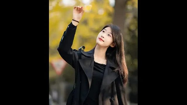 当然要拍落叶人像，我喜欢高筒靴配大衣