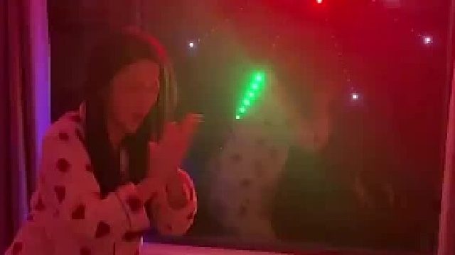 以后就能在家看烟花了