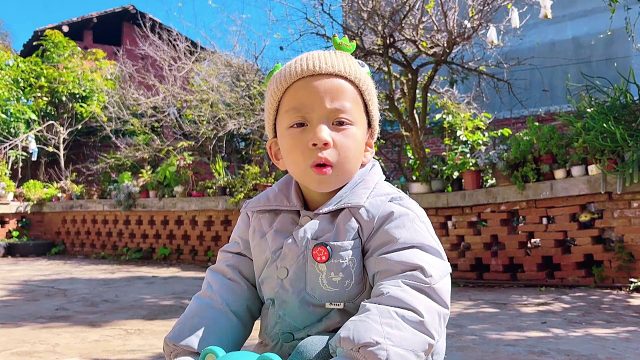 爸爸问儿子姓啥？3岁宝宝机智回答，爸爸无言以对