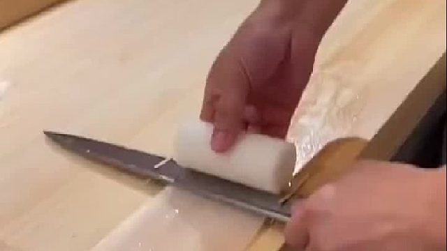 切萝卜丝切出“透光级”，老板：“这刀工是拿显微镜练的？