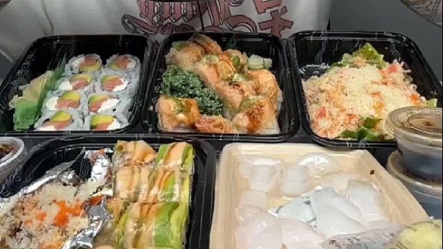 花臂大哥的晚餐，这也太香了