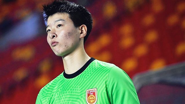 都怪朱钰？中国女足4分钟连丢3球：苏格兰前锋吊射双响！