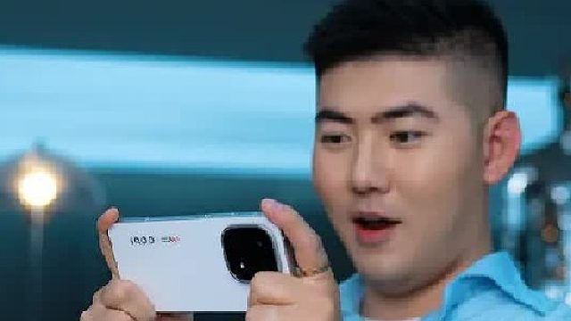 iQOO 15 上手体验，真正的五边形性能旗舰