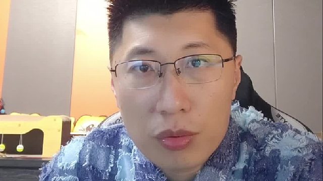 吴宜泽遗憾止步16强，庞俊旭家人现场助阵，发挥神勇