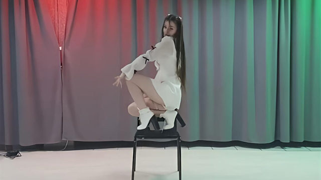 俄罗斯姑娘才艺表演24.03.17_空军(阿妮亚)01