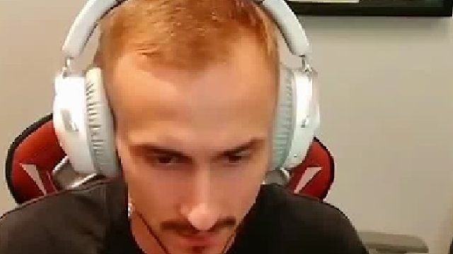 你可能是块金子，但这里金碧辉煌