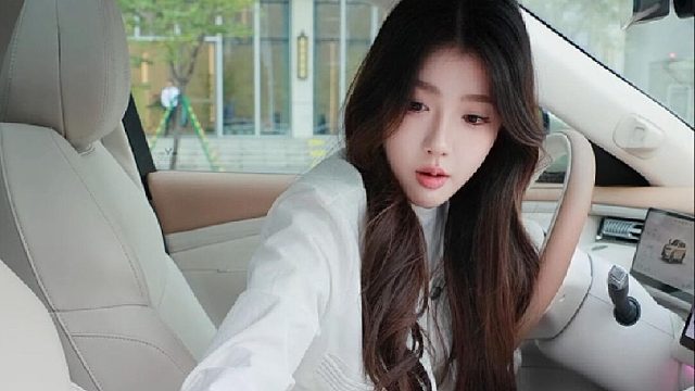 当开了十年油车的闺蜜第一次开电车