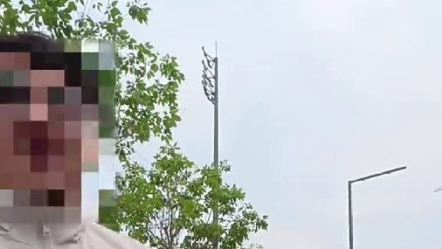 粉丝拿自己迈巴赫当押金用宾利飞驰