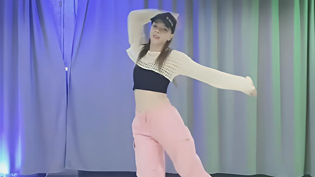 俄罗斯姑娘才艺表演24.03.17_烤肉(维多利亚)02