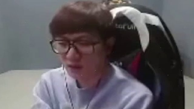 你说你是FPS天才，可这里是穿越火线。你可能是块金子 但胜利广场金碧辉煌！