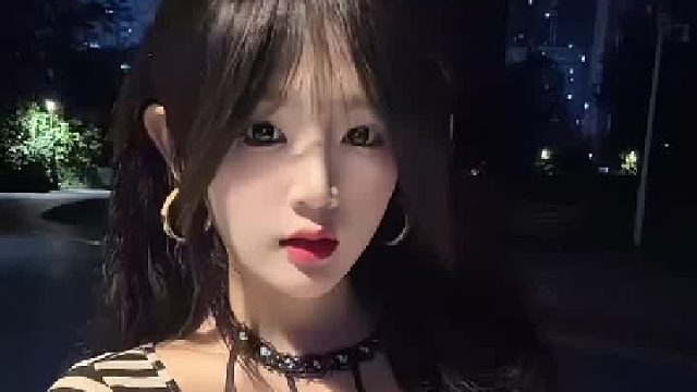 你一皱眉，我的世界就下雨