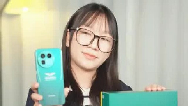 真我GT8 Pro阿斯顿马丁F1限量款简单开箱上手！