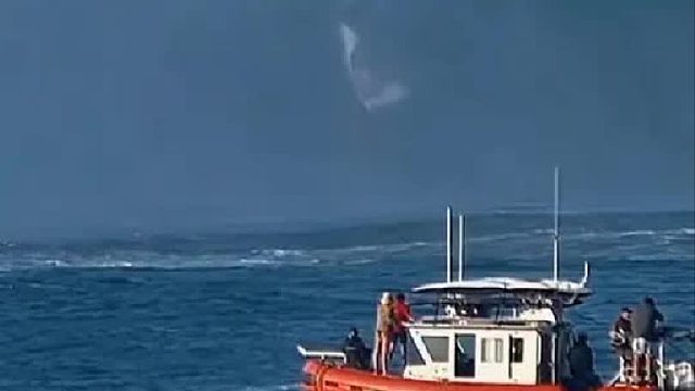 生命不应在沉默中腐朽，应该在激情中燃烧！