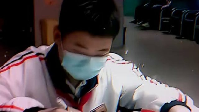 笼中鸟，何时飞