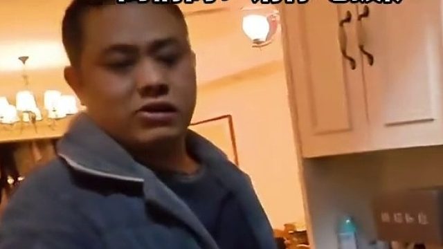 外卖小哥收到顾客“投喂”惊喜万分，结果打开一看傻眼了