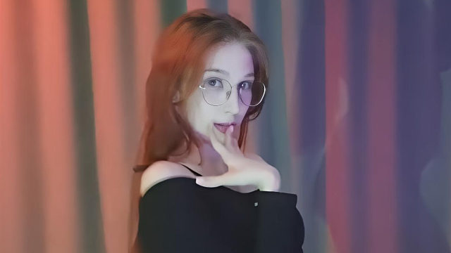 俄罗斯姑娘才艺表演24.03.18_静儿(拉达)02