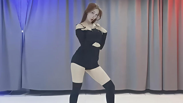 俄罗斯姑娘才艺表演24.03.18_静儿(拉达)04