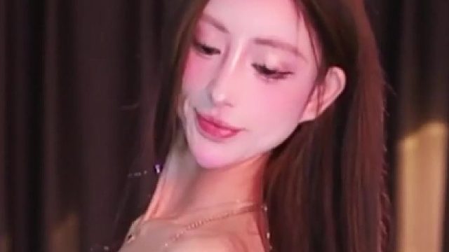 【聚优丶苏樱【青衫阁】】开始放弃宽松t恤 尝试纯欲风格…