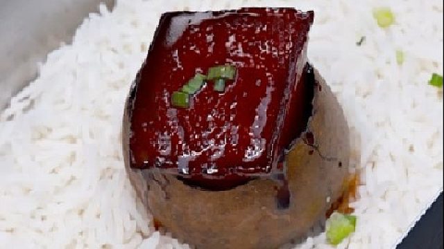 这么小一块肉塞牙都不够