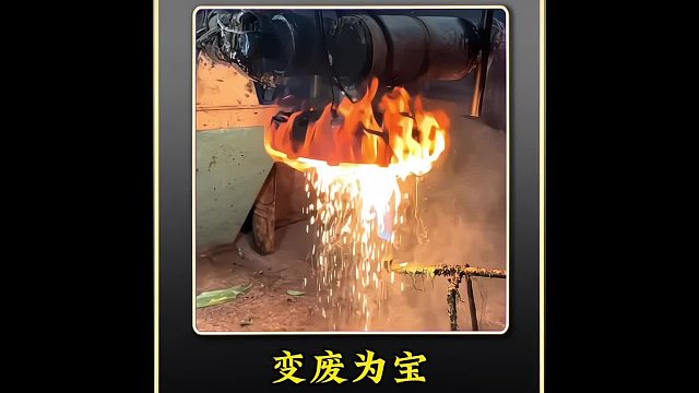 巴基斯坦师傅变废为宝，回收废旧瓶子再次利用