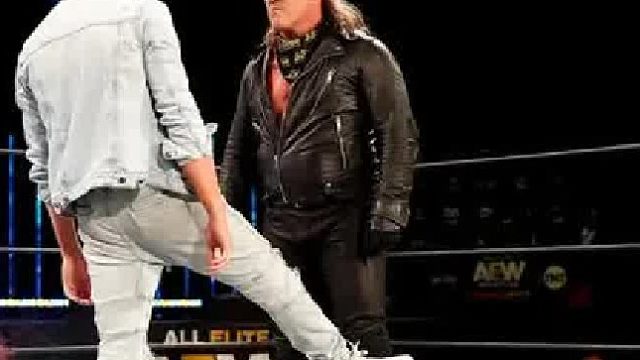 杰里科当面挑衅潇洒哥，惨遭暴力反击