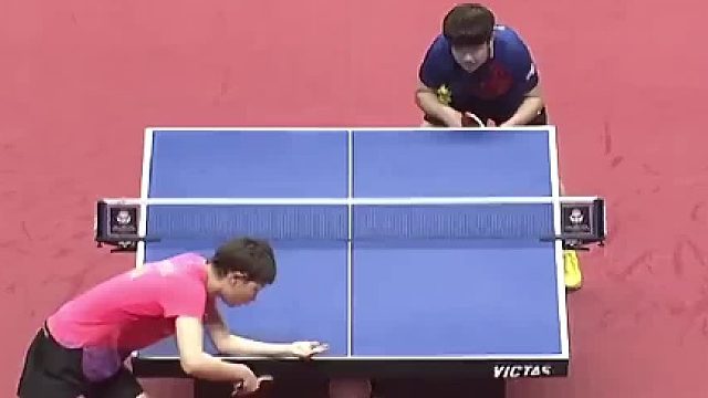 乒乓球对决：孙颖莎迎战王曼昱