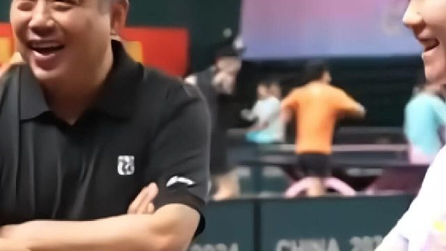 莎莎见到偶像张怡宁 两个人都不约而同笑了