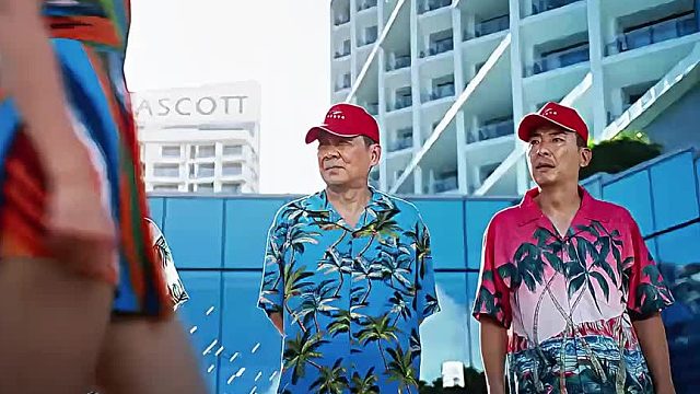 男人喜欢看美女这件事和年龄无关！—《三叉戟2》